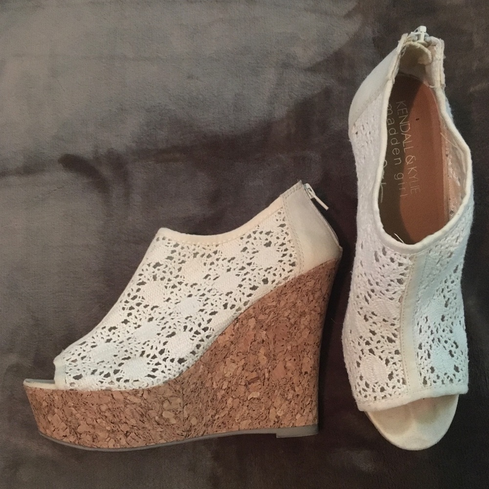 Kendall & Kylie Madden Girl Raaven Wedges